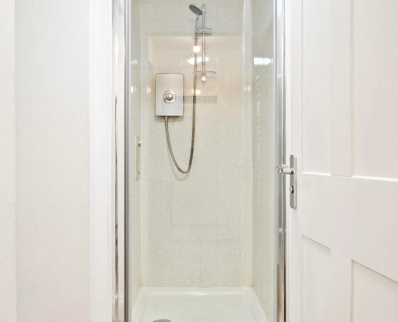 The Sand Bank - Flat 1, Cosy, Central Bournemouth, Sleeps 4, 7 Min From The Beach, Pet Friendly, Parking, Wifi, Kitchen,Washer,Private Exit Apartment Bournemouth