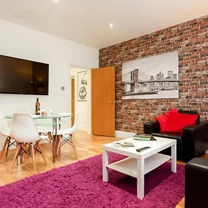 https://stylish-2-bed-2-bath-close-to-beach-and-centre-with-parking.bournemouth-hotels.org